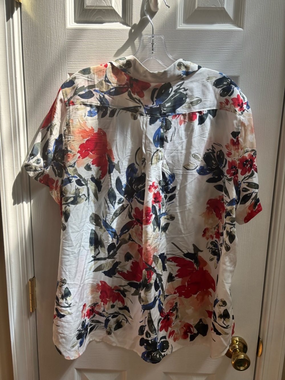 Tommy Bahama Woman’s 100% Silk Island Vista Floral Shirt, Size L, EUC - Picture 5 of 6